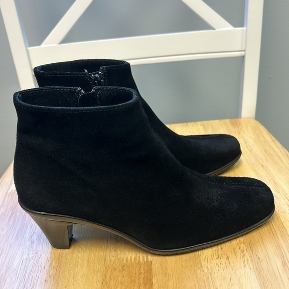 La CANADIENNE Black Suede Heeled Ankle Boots - Picture 1 of 8